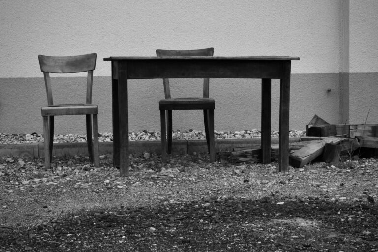 How to Tell If You Need Quiet or If You Need Company - listening to tired