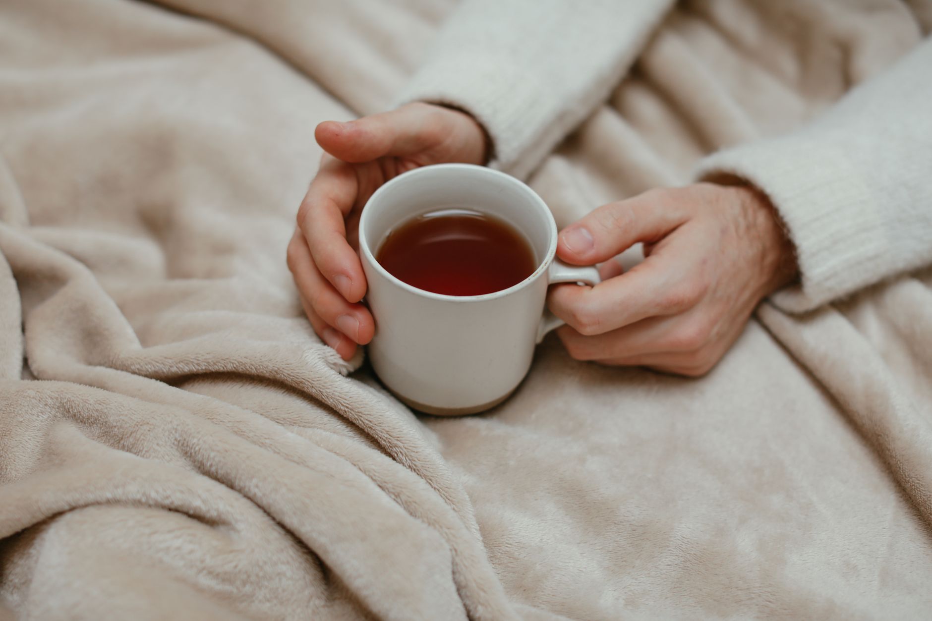 Why My Hands Get Cold Before Anything Else Does - seasons & energy